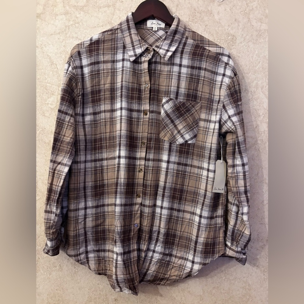 Love Notes Plaid Button Shirt(Pit to pit 23”
Length 28”)